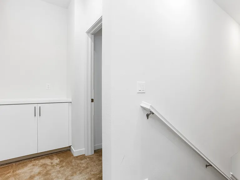 821 Blackstone Dr — Photo 25