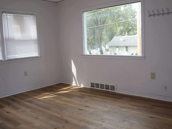 2nd image of 6401 Blondo St