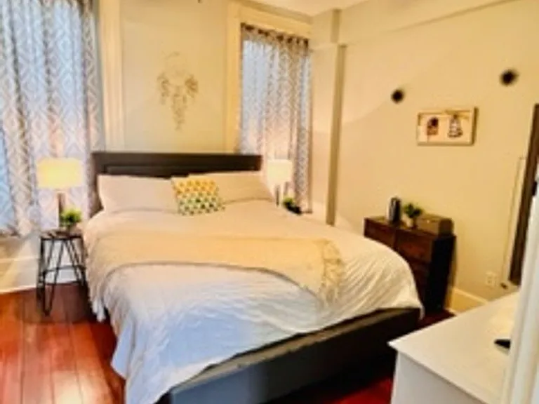 227 W Broughton St #3 — Photo 40