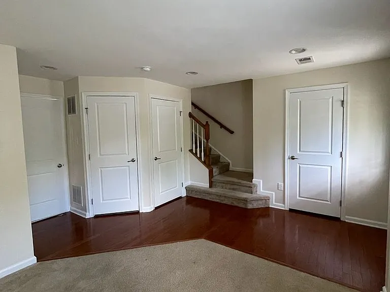 4014 Luminary Dr — Photo 3