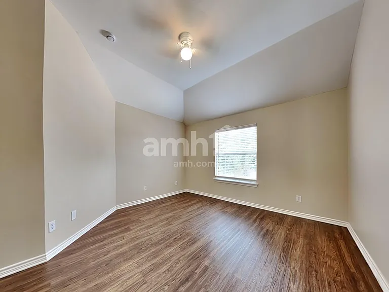 2525 Stone Meadows Dr — Photo 23