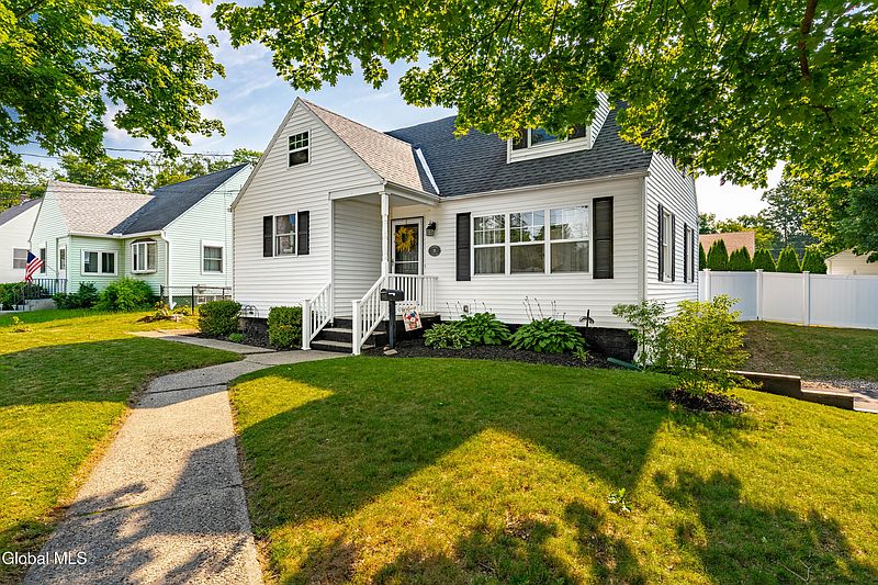 4th image of 35 Vista Avenue
