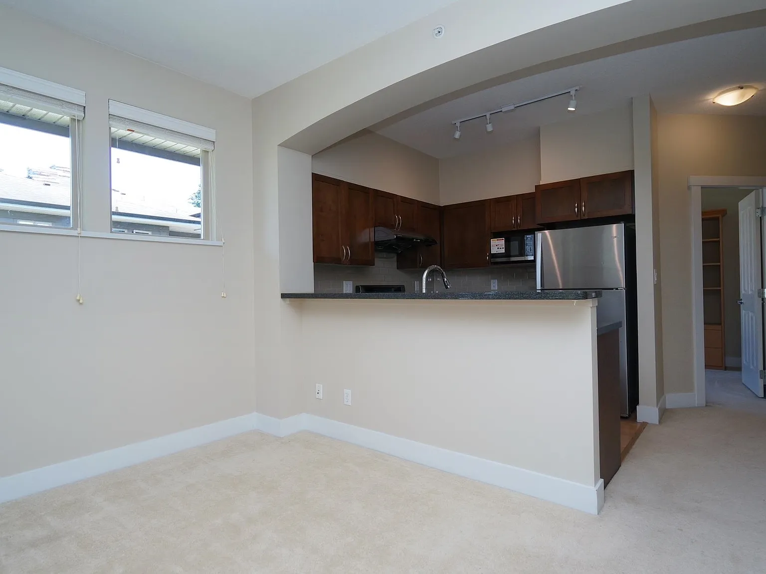 2 bed, 887 sqft, $3,500 — Photo 3