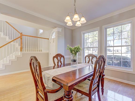 4th image of 213 Caraway Ln