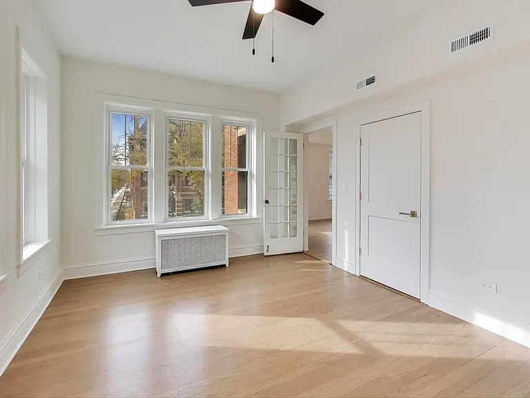 E Madison Park — Photo 22