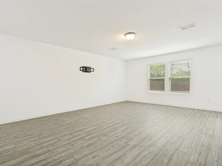 498 Lake Erie Dr — Photo 19