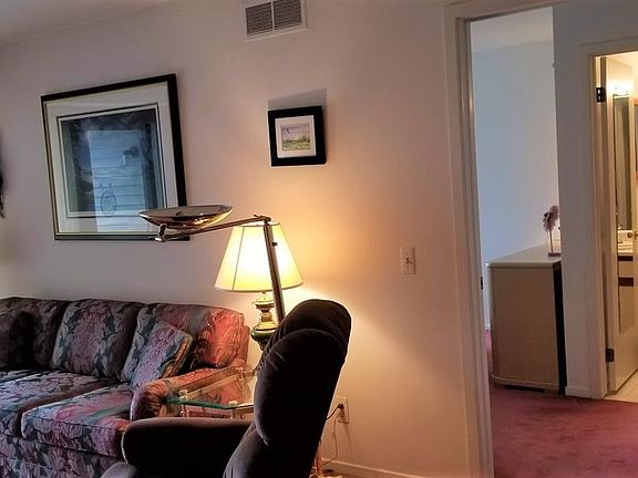 3rd image of 711 Clubhouse Dr #10