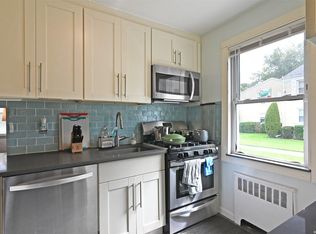 71-56 252nd St #8A, Bellerose, NY 11426