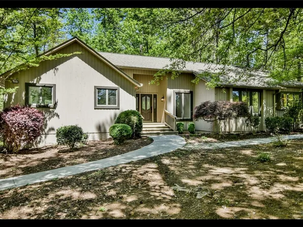 10 Foremast Dr, Salem, SC 29676