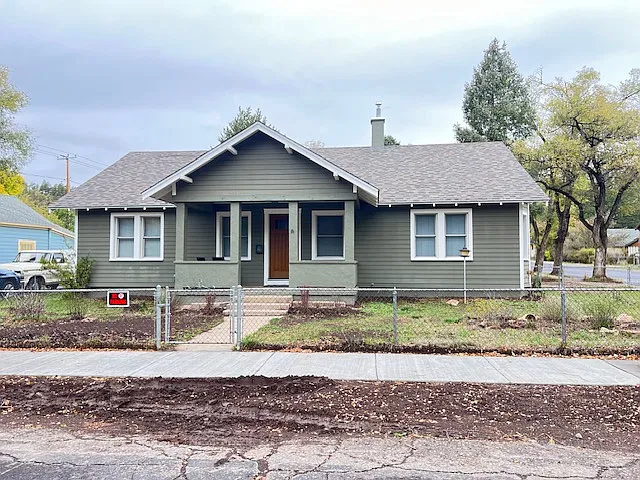 223 N Mogollon St