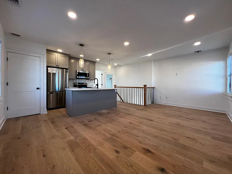 123 Clinton St #B — Photo 4