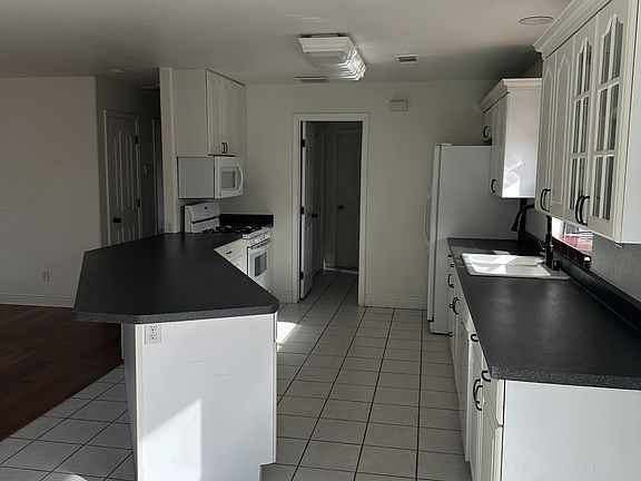 3rd image of 29802 Yosemite Springs Pkwy