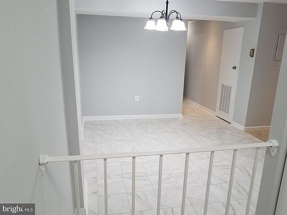 5th image of 444 Girard St APT 289