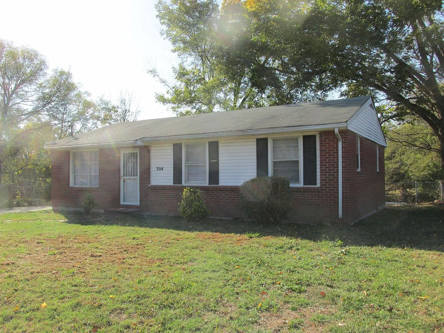 3 Bedroom 1 Bath Pet Friendly Home For Rent! — Photo 3