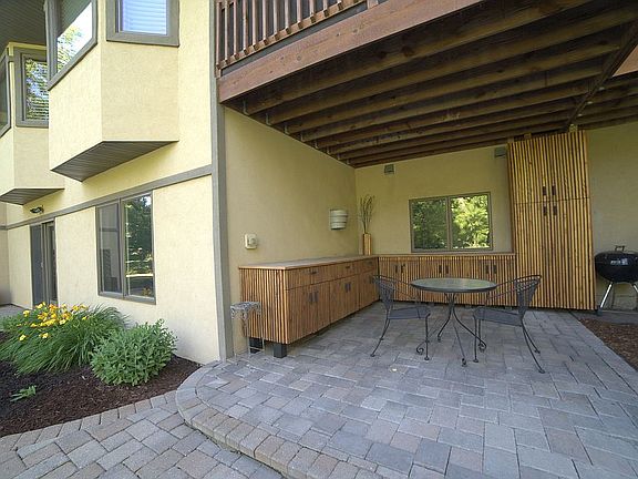2nd image of 1722 Blackberry Cir