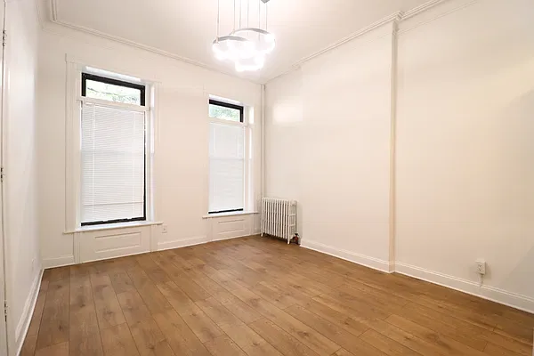 Bedroom, photo 2
