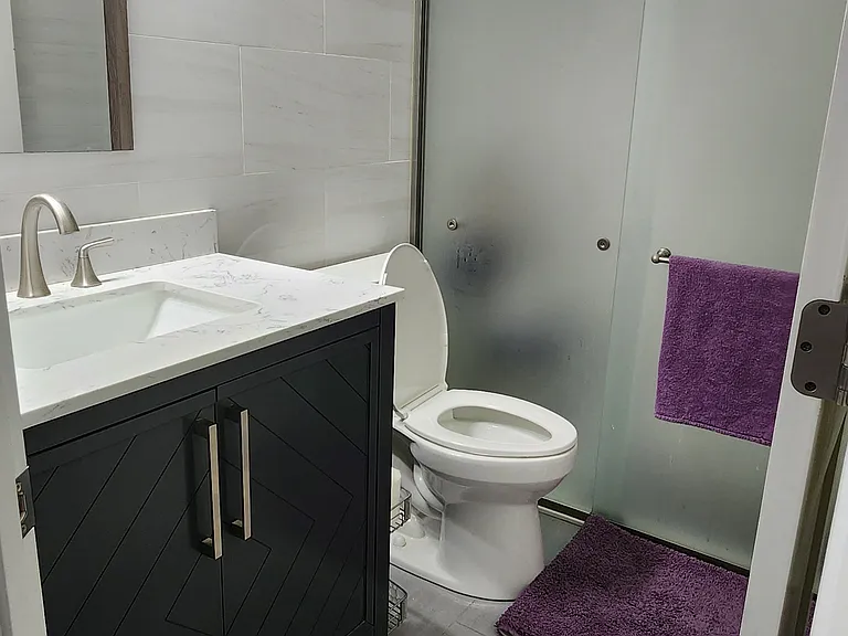 803 Surrey Ln — Photo 10