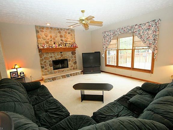 4th image of 16771 Willow Wood Dr