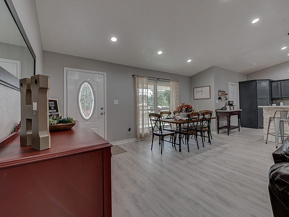 5th image of 1403 Robinwood Dr