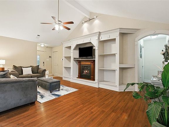 3rd image of 7610 Founders Ct