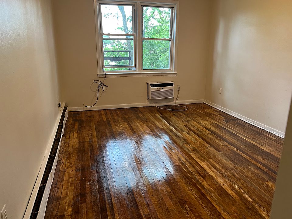 2nd image of 298 Schley St APT 2C