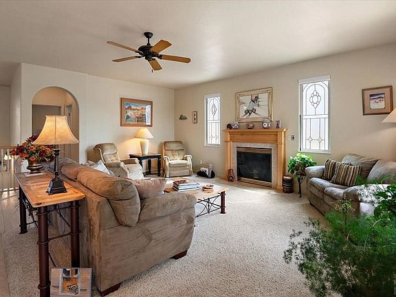 4th image of 210 W Venturi Dr