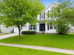 1203 Royal Pointe Dr, Bloomington, IL