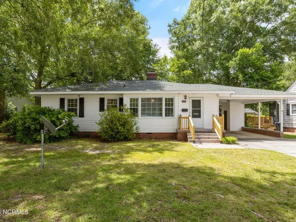 207 W Hall Street, Wallace, NC 28466