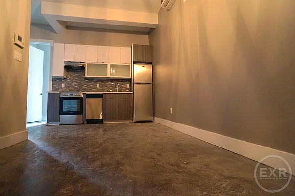 Rented by EXR | media 15