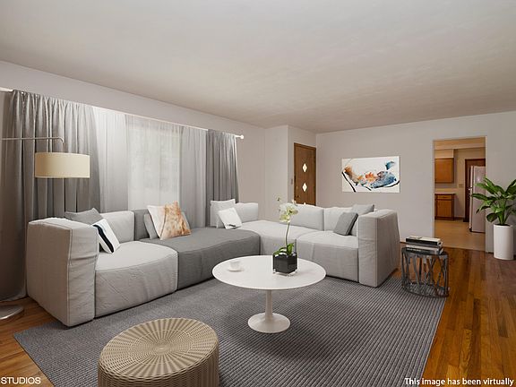 2nd image of 535 W Napier Ave