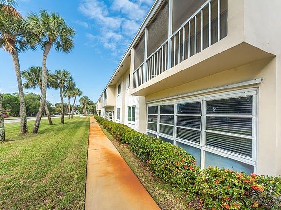 3rd image of 600 Royal Palm Blvd