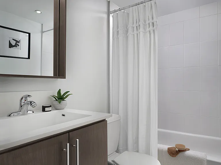 322 Eglinton Ave E — Photo 26