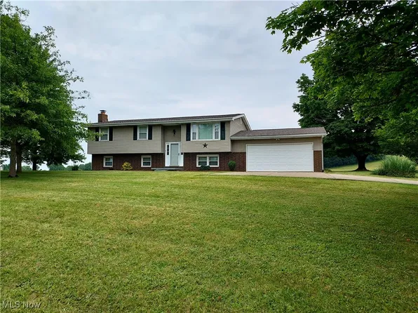 1990 Belfort Ave NE, Louisville, OH 44641