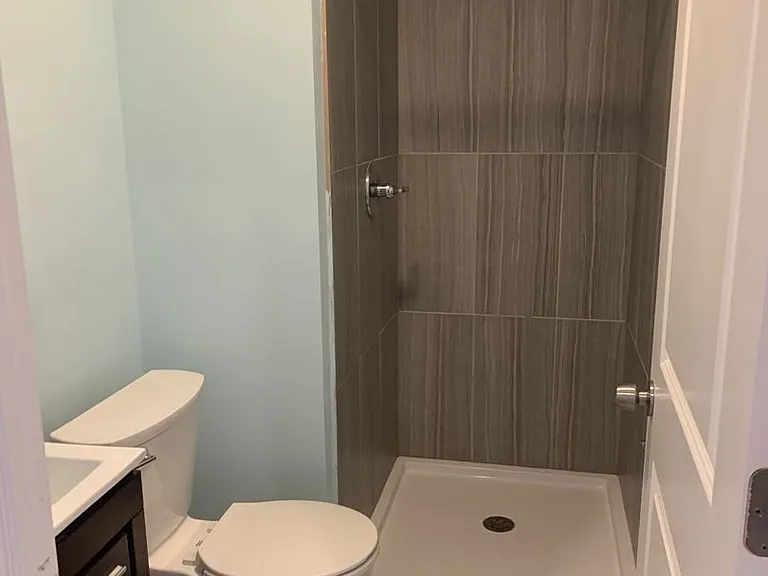 1411 W Thompson St — Photo 24