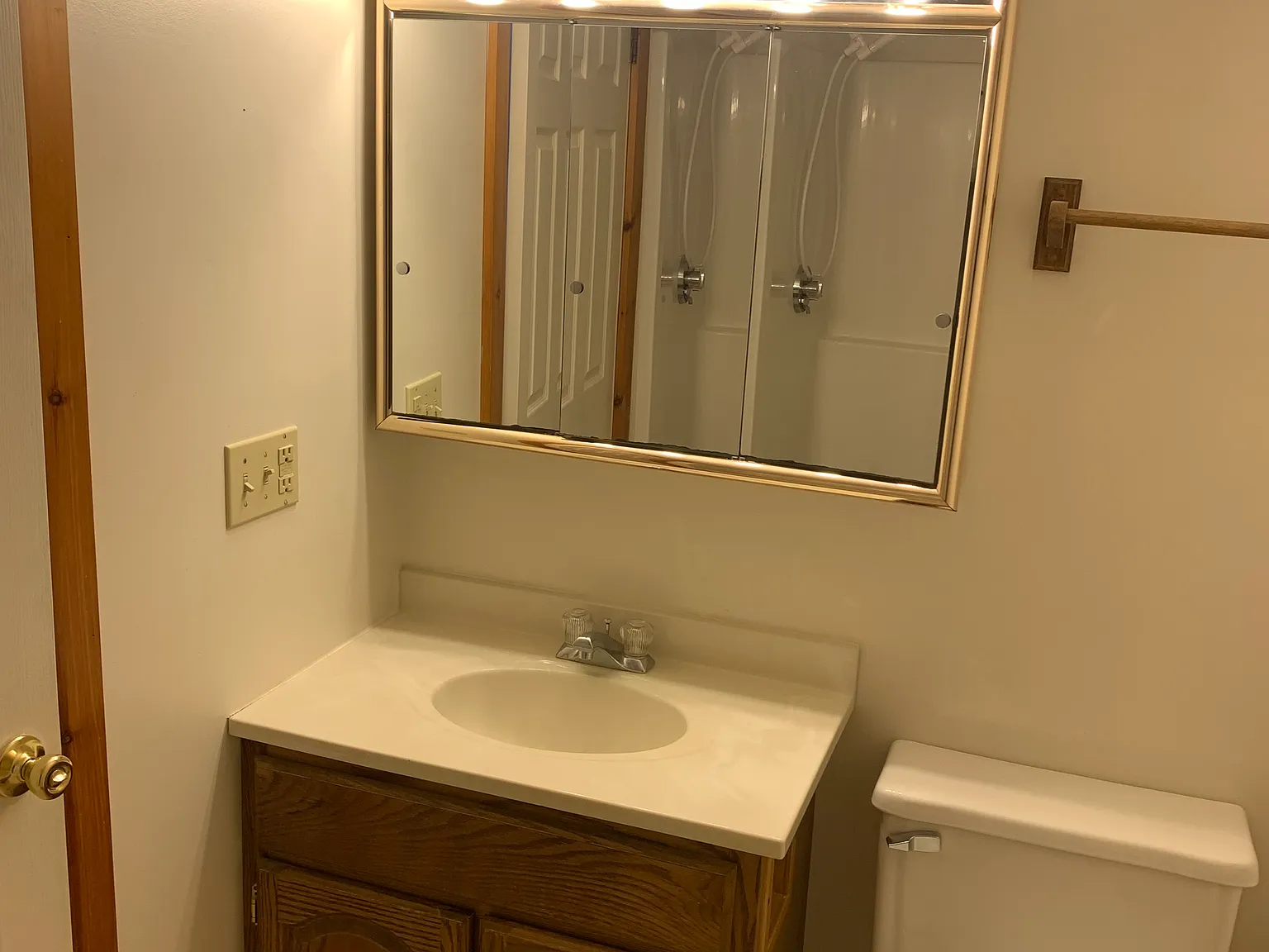 2 bed, 1.5 bath, $1,600 — Photo 1
