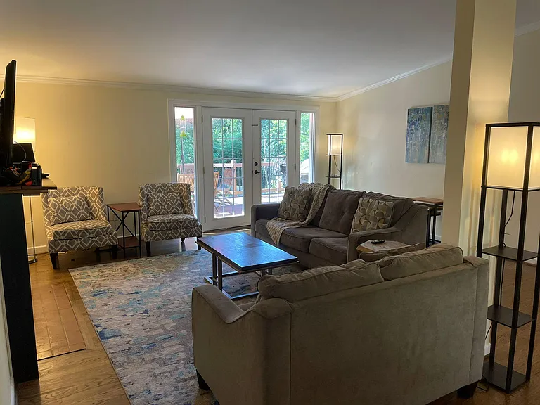 1633 Wrightson Dr — Photo 4