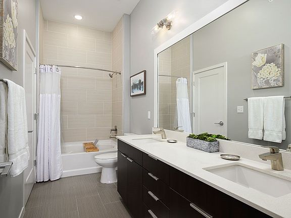 5th image of 5100 Oak St #9718834