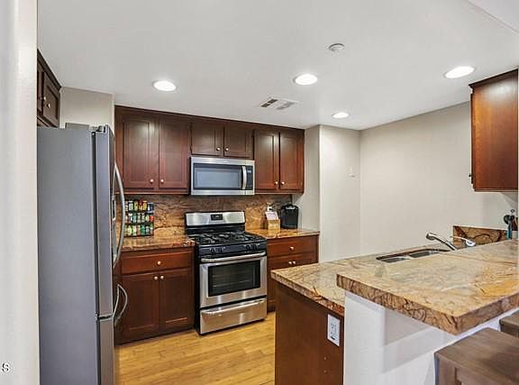 4th image of 243 Riverdale Ct APT 417