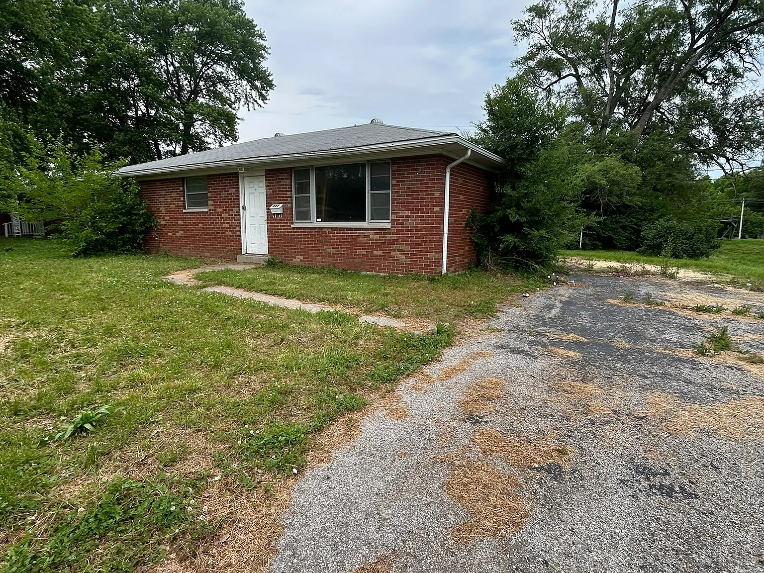 2 bed, 1092 sqft, $750 — Photo 2