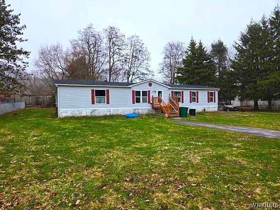 4th image of 3041 Maple Ave