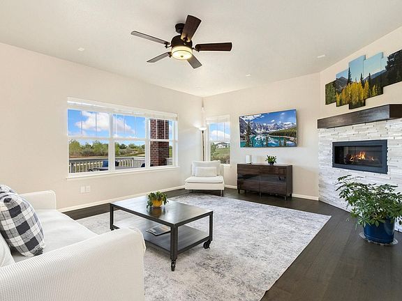 4th image of 352 Baja Dr