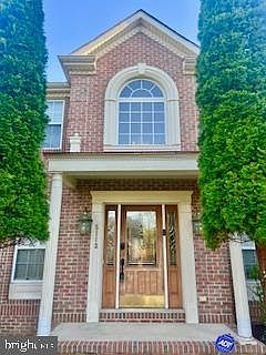 2nd image of 5113 Robins Perch Ln