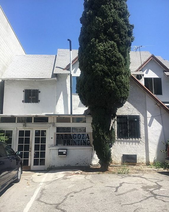 1st image of 820 S Oxford Ave