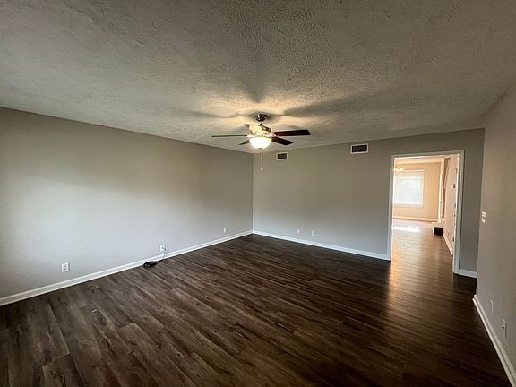 3rd image of 1247 Ballater Dr