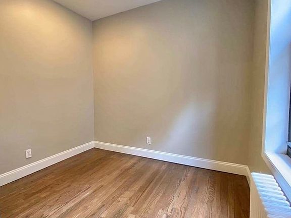 4th image of 413 E 70th St #21B