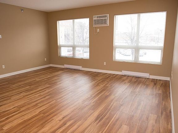 3rd image of 711 Np Ave N APT 1401
