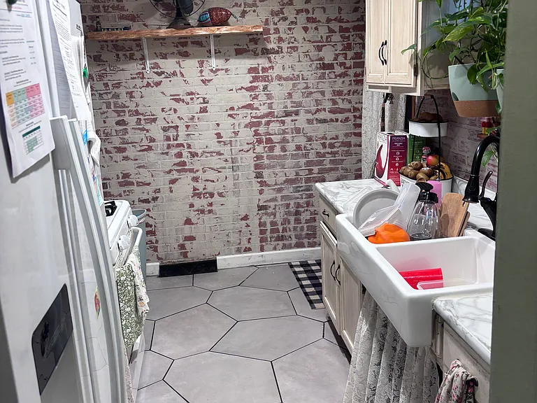 4611 Cracow Ave — Photo 5