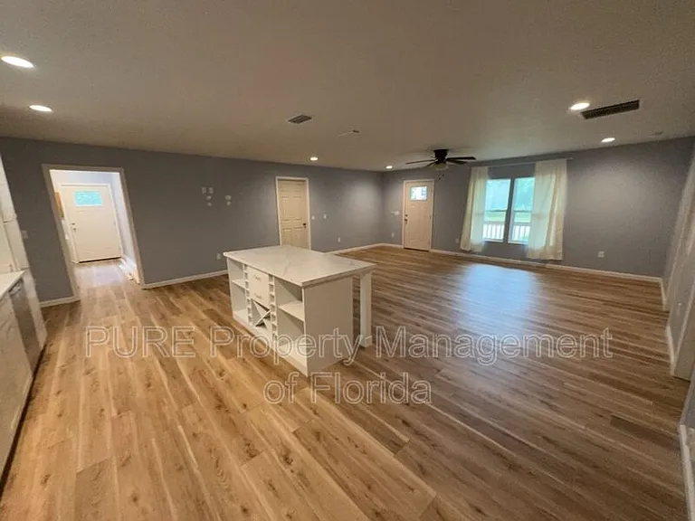 11330 NE 66th Ln — Photo 8