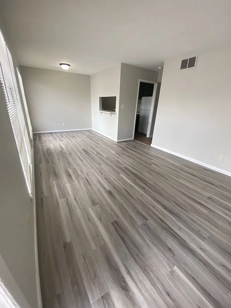 Gas Lite Apartments — Photo 2