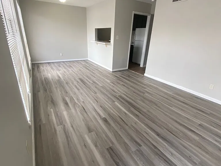 301 E Choccolocco St — Photo 2